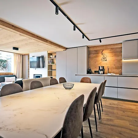 Chalet Familial Renove Avec Jacuzzi, Acces Piste, Ski - Fr-1-613b-42
