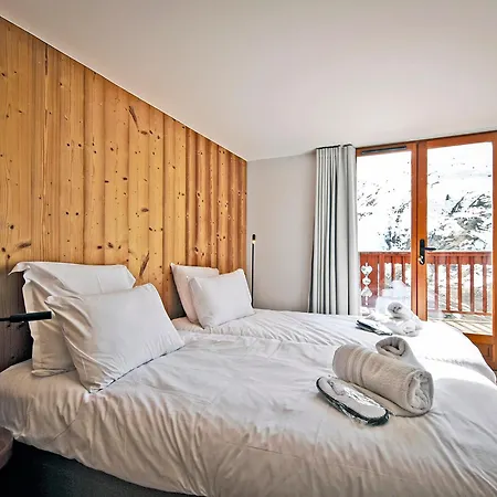 Apartment Chalet Familial Renove Avec Jacuzzi, Acces Piste, Ski - Fr-1-613b-42